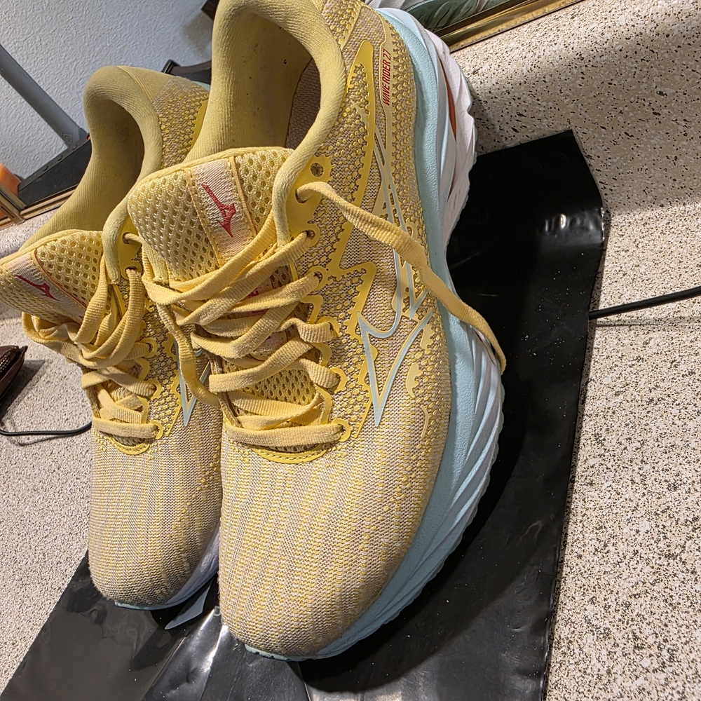 Mizuno Women's Yellow Athletic Shoes